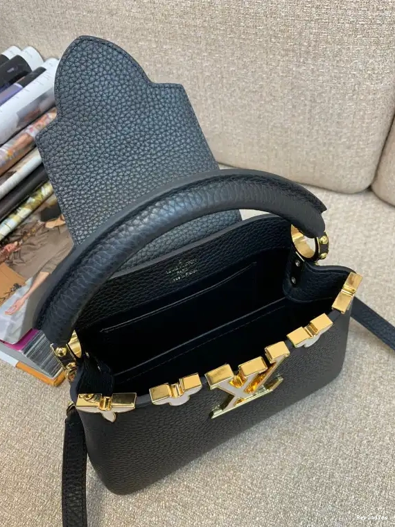 Rep ladies LOUIS CAPUCINES MINI VUITTON 0523